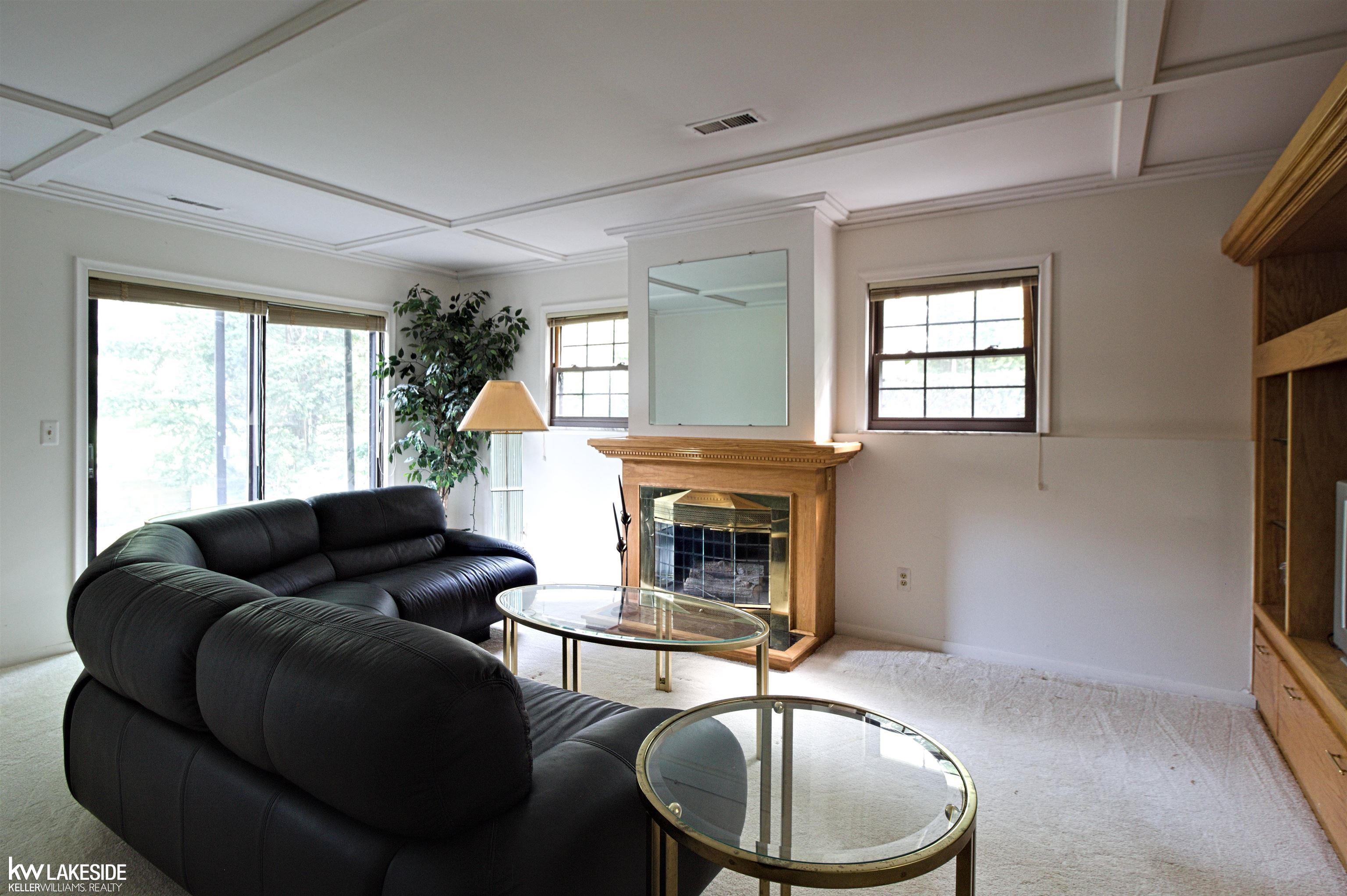 889 Lafayette Court Rochester, MI 48307 - Photo 11 of 27 50123340-10.JPG