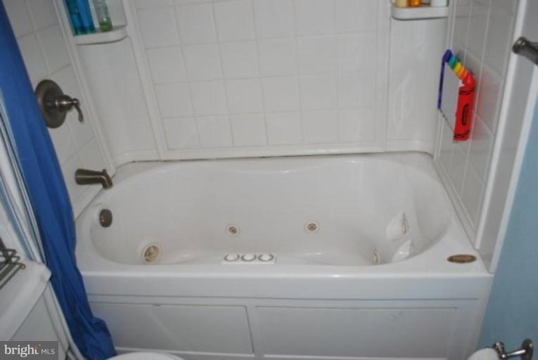 1335 Old Manchester Road Westminster, MD 21157 - Photo 14 of 25 JACUZZI TUB