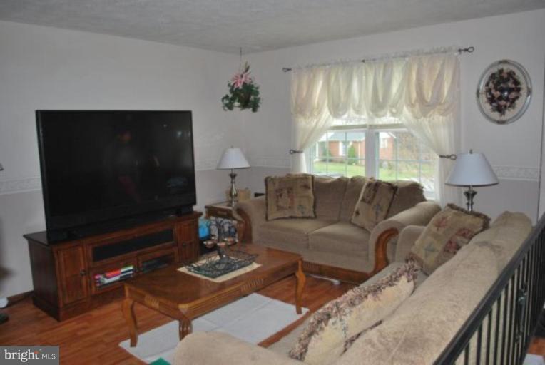 1335 Old Manchester Road Westminster, MD 21157 - Photo 4 of 25 Living Room