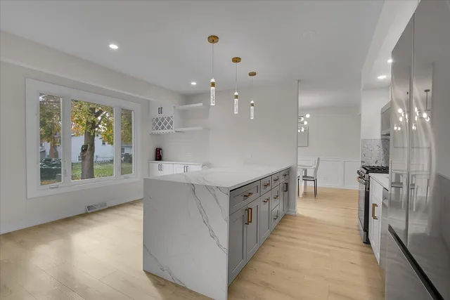 $699,500 | 1109 71st Street, Darien, IL 60561