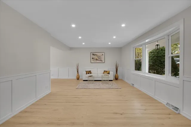 $699,500 | 1109 71st Street, Darien, IL 60561