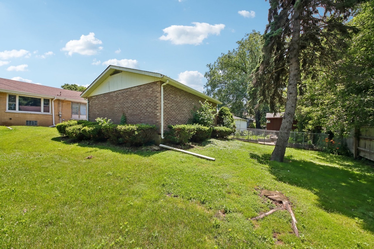 418 Highland Road Willowbrook, IL 60527 - Photo 40 of 44