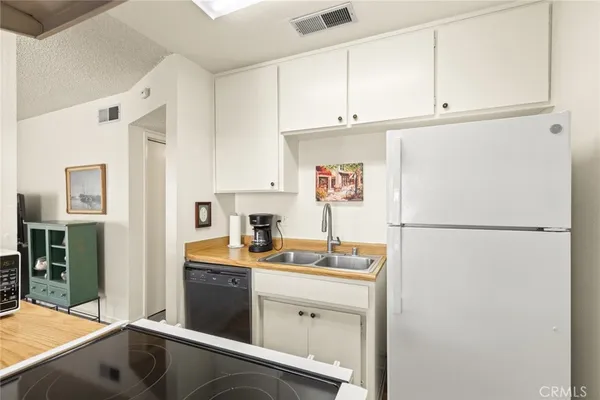 $179,000 | 2220 Notre Dame Boulevard, Unit 5, Chico, CA 95928