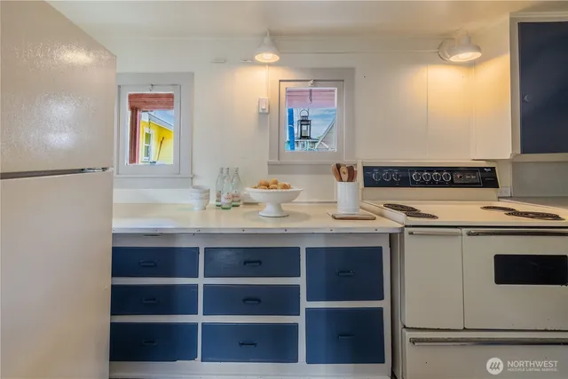 $425,000 | 2035 Fairview Avenue East, Unit D, Seattle, WA 98102