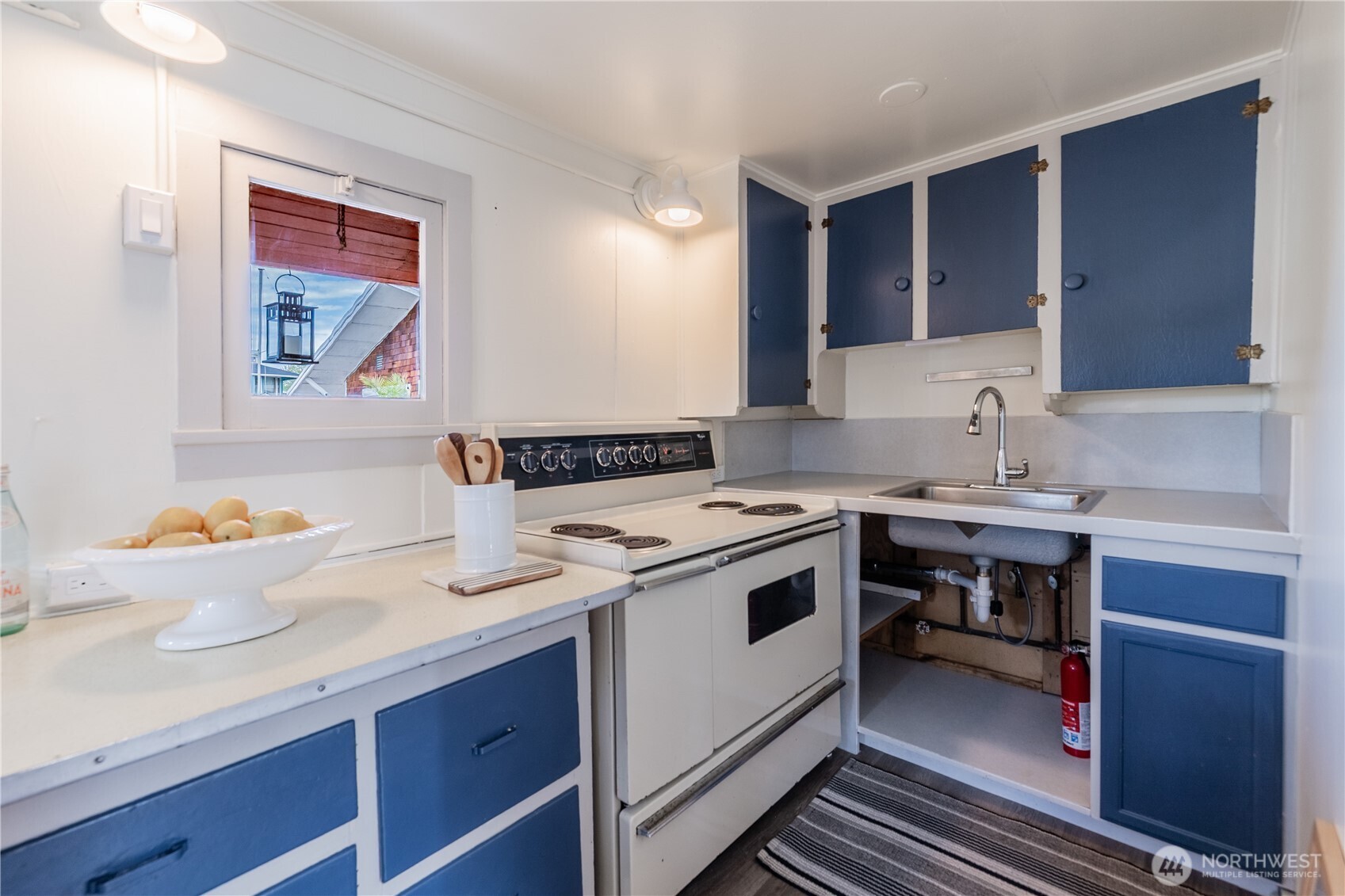 2035 Fairview Avenue East, Unit D Seattle, WA 98102 - Photo 12 of 28