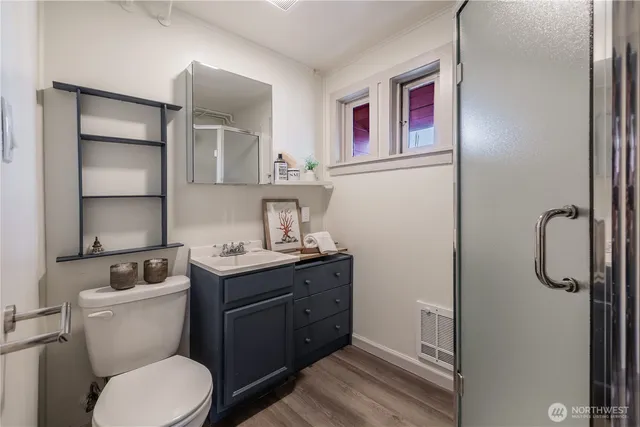 $425,000 | 2035 Fairview Avenue East, Unit D, Seattle, WA 98102