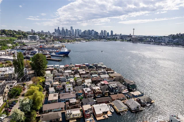 $425,000 | 2035 Fairview Avenue East, Unit D, Seattle, WA 98102