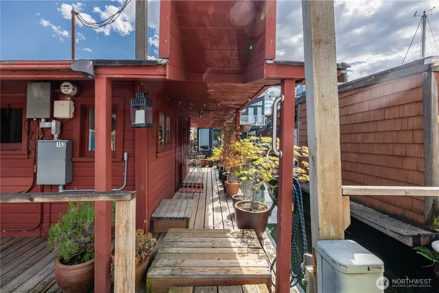 $425,000 | 2035 Fairview Avenue East, Unit D, Seattle, WA 98102