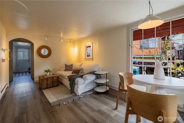 $425,000 | 2035 Fairview Avenue East, Unit D, Seattle, WA 98102