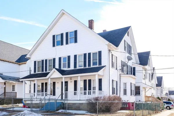 $1,500 | 3 Charles Street, Unit 3R, Chicopee, MA 01020