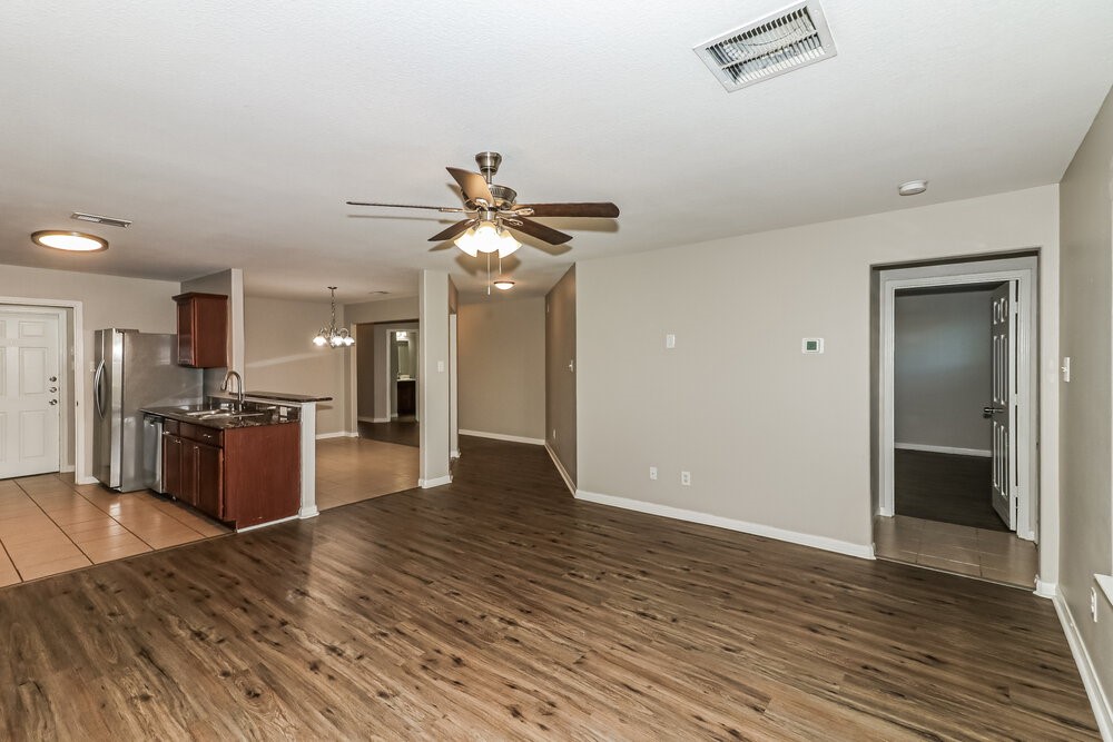 2131 Golden Topaz Drive Rosharon, TX 77583 - Photo 5 of 16