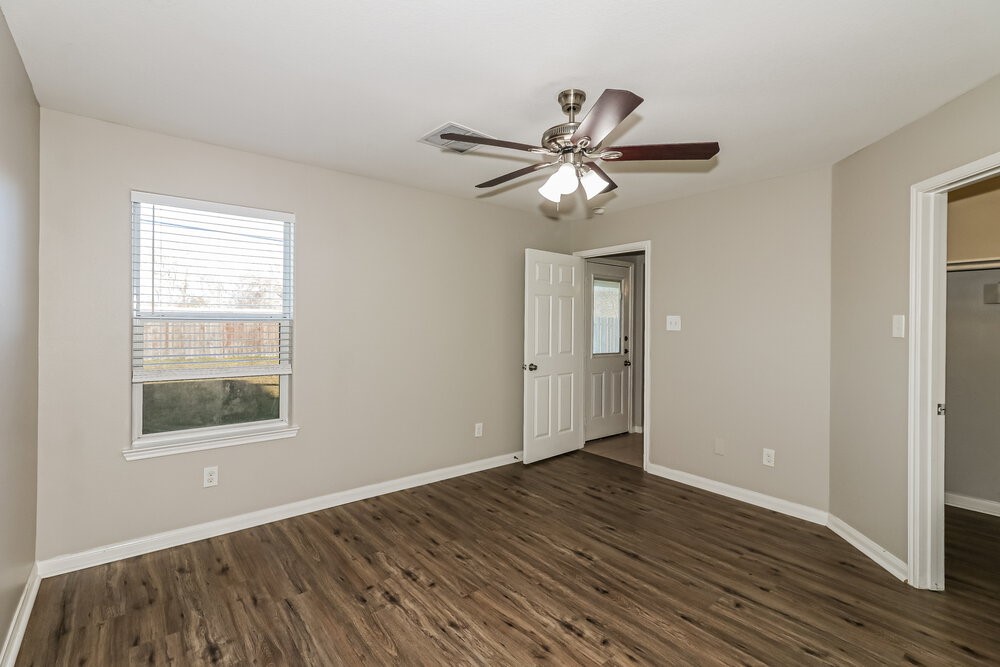 2131 Golden Topaz Drive Rosharon, TX 77583 - Photo 10 of 16