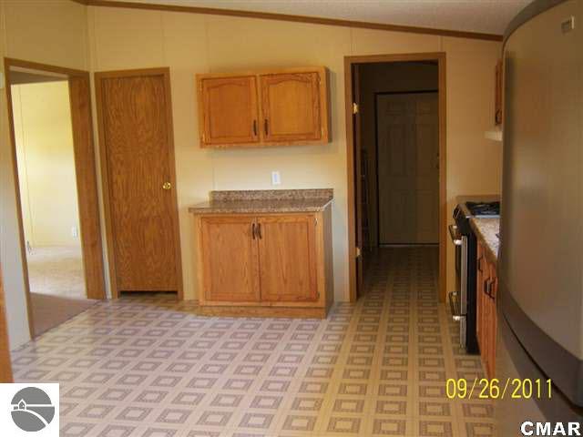551 South Wise Road Mount Pleasant, MI 48858 - Photo 6 of 16 1770249-5.JPG