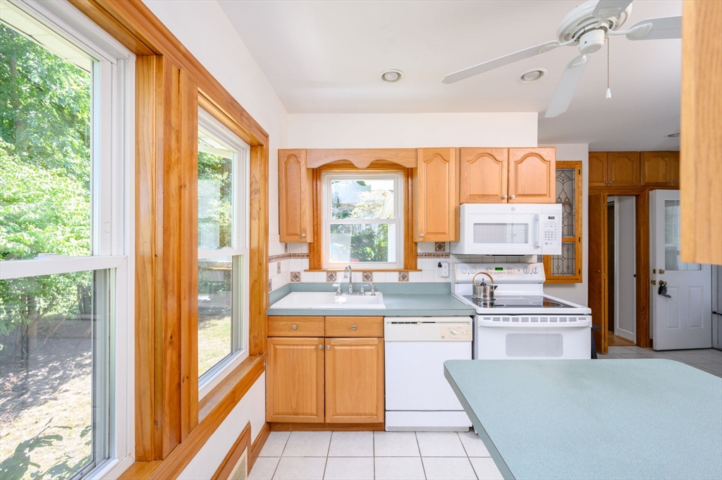 28 Hillview Road Braintree, MA 02184 - Photo 10 of 27 Gallery Image 10