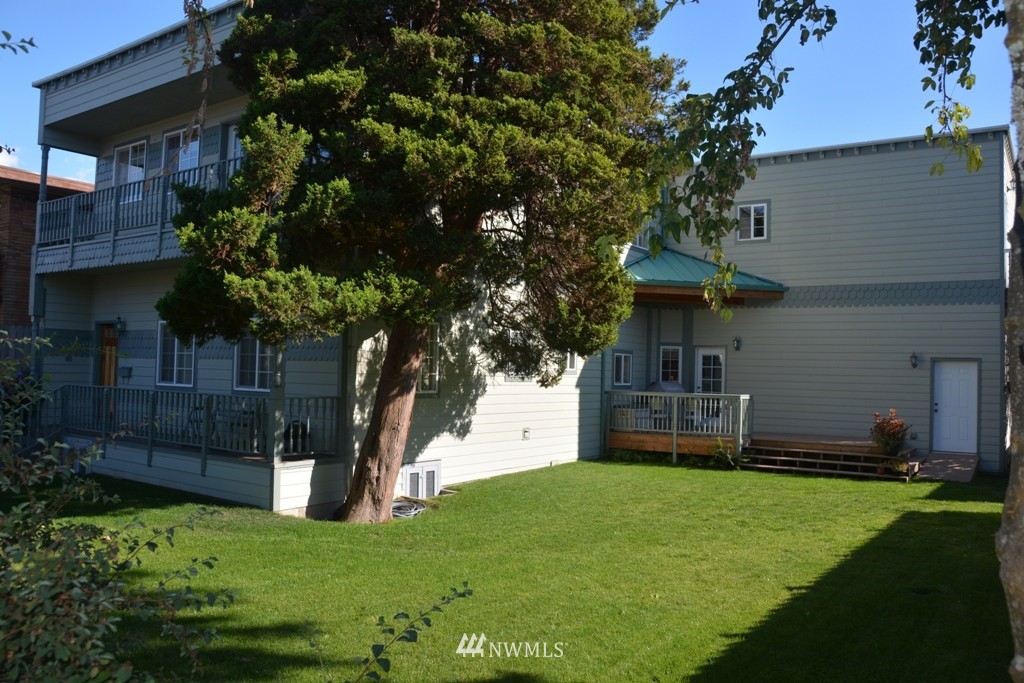 632 Maple Street Edmonds, WA 98020 - Photo 1 of 24
