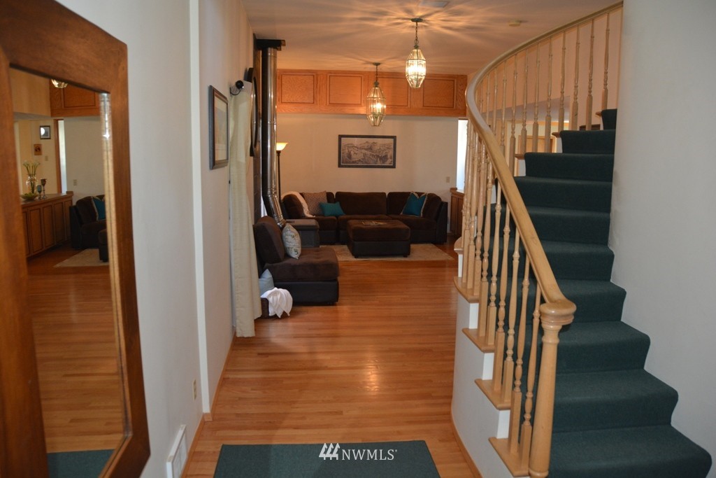 632 Maple Street Edmonds, WA 98020 - Photo 2 of 24