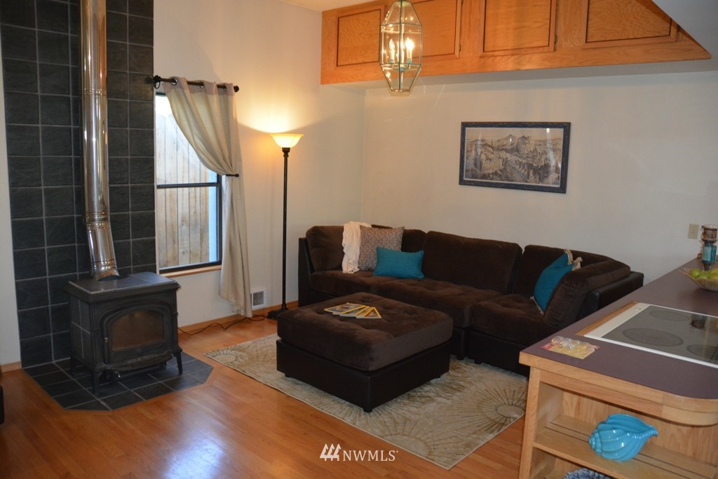 632 Maple Street Edmonds, WA 98020 - Photo 4 of 24