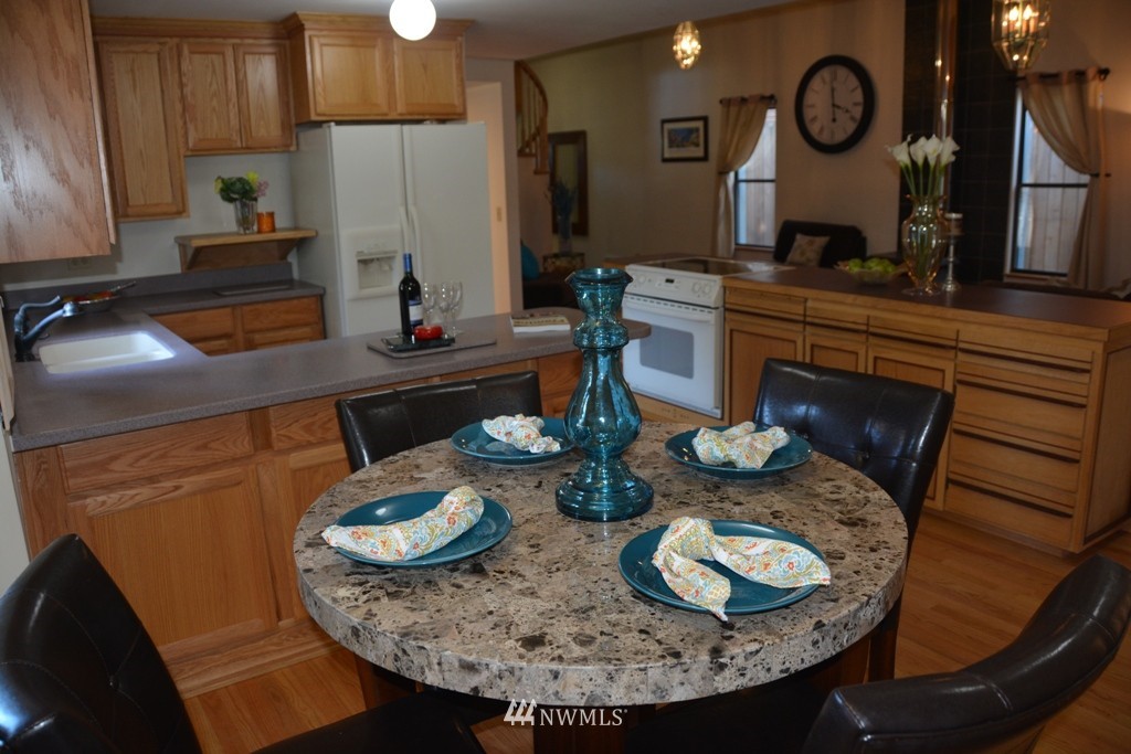 632 Maple Street Edmonds, WA 98020 - Photo 7 of 24