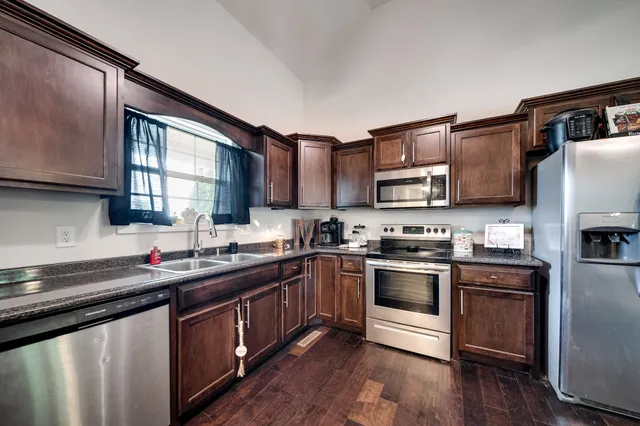 $329,900 | 107 Tanesha Court, Portland, TN 37148