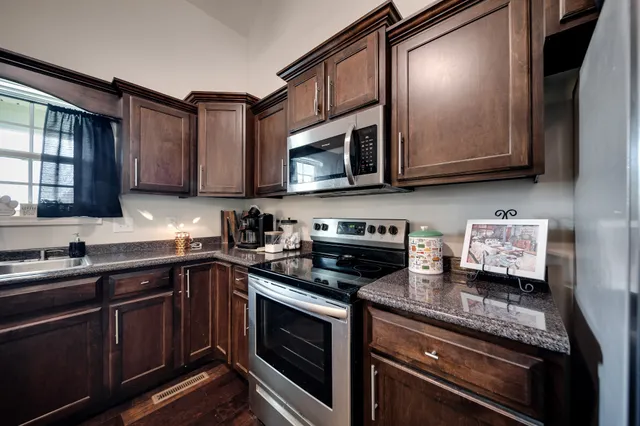 $329,900 | 107 Tanesha Court, Portland, TN 37148