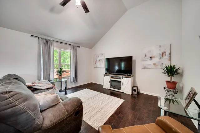 $329,900 | 107 Tanesha Court, Portland, TN 37148