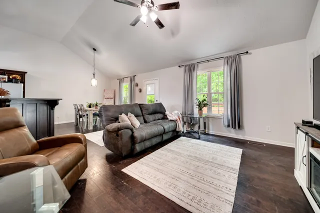 $329,900 | 107 Tanesha Court, Portland, TN 37148