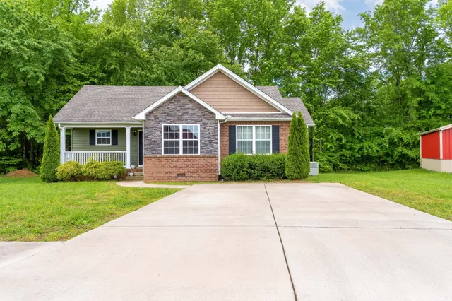 $329,900 | 107 Tanesha Court, Portland, TN 37148