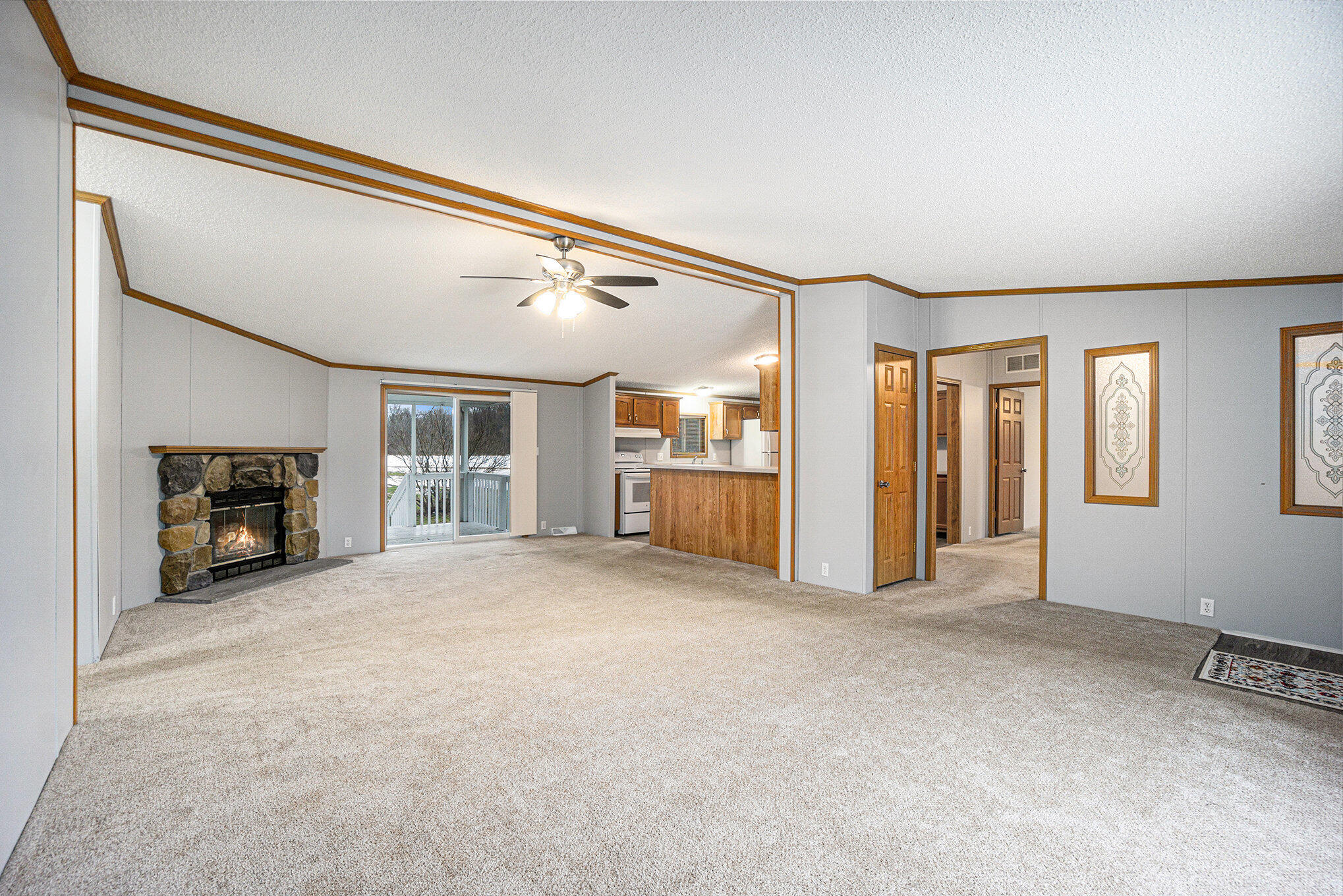 6501 Knights Way Kalamazoo, MI 49009 - Photo 2 of 15 Living Room