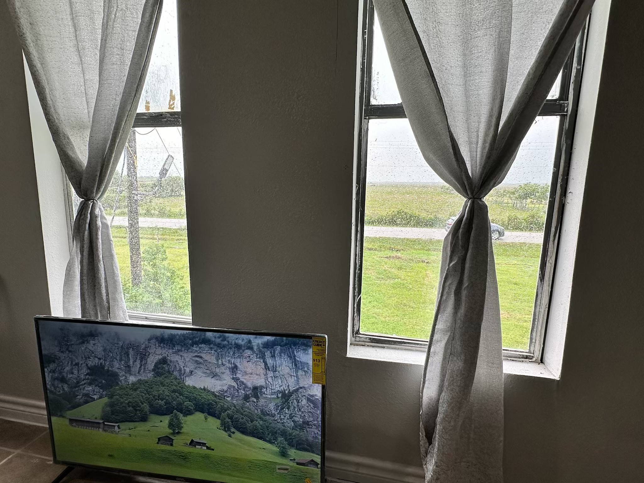 2125 Fairway Drive Angleton, TX 77515 - Photo 10 of 13 a view of outdoor space and window