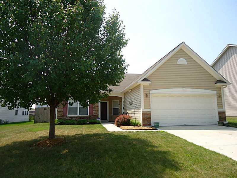 9761 Rhodes Lane Avon, IN 46123 - Photo 2 of 18