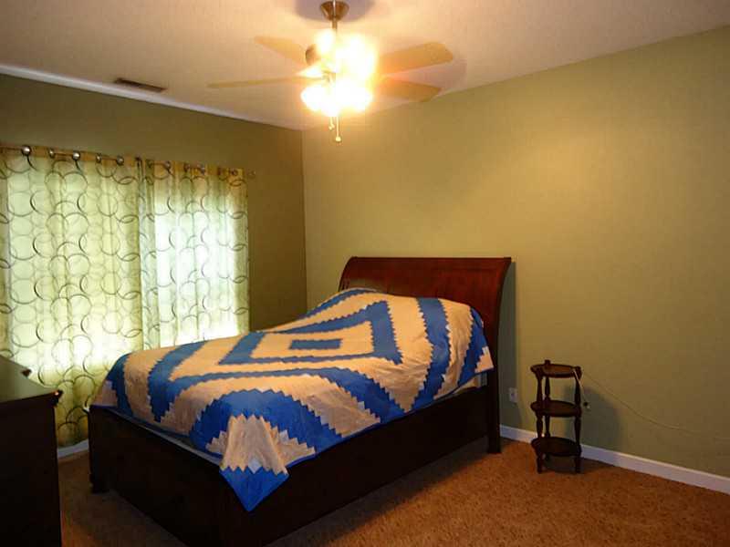 9761 Rhodes Lane Avon, IN 46123 - Photo 10 of 18