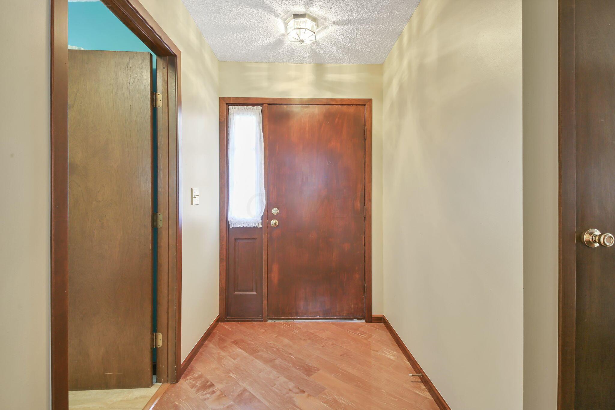 6222 Roxburgh Court, Unit 17B Columbus, OH 43213 - Photo 3 of 28 5-web-or-mls-5D9A0408
