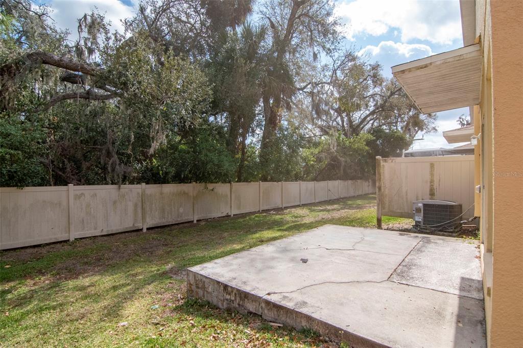 6952 Marble Fawn Place Riverview, FL 33578 - Photo 38 of 42 a view of a backyard