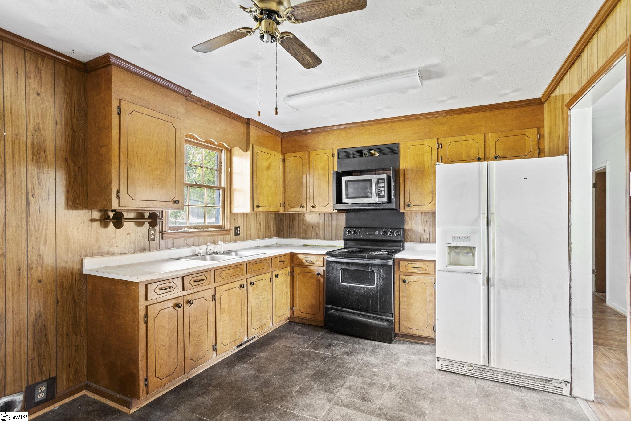 105 Meadowbrook Drive Fountain Inn, SC 29644 - Photo 4 of 16 Gallery Image 4