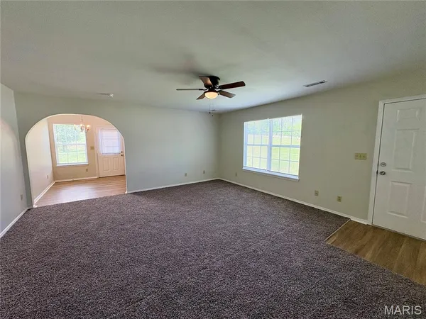 $189,900 | 816 Trade Winds Drive, Perryville, MO 63775