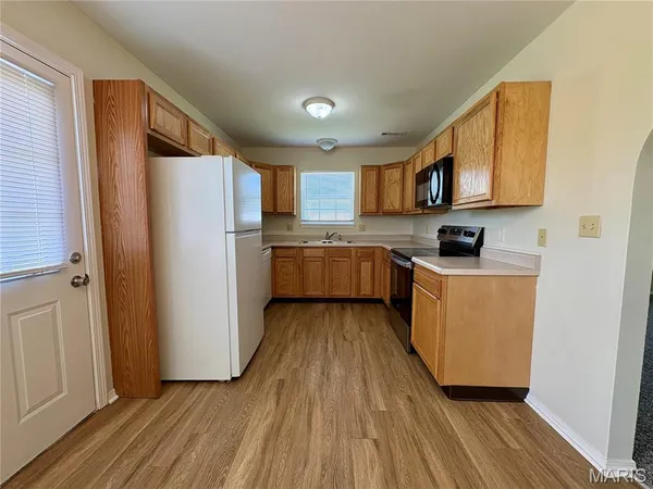 $189,900 | 816 Trade Winds Drive, Perryville, MO 63775