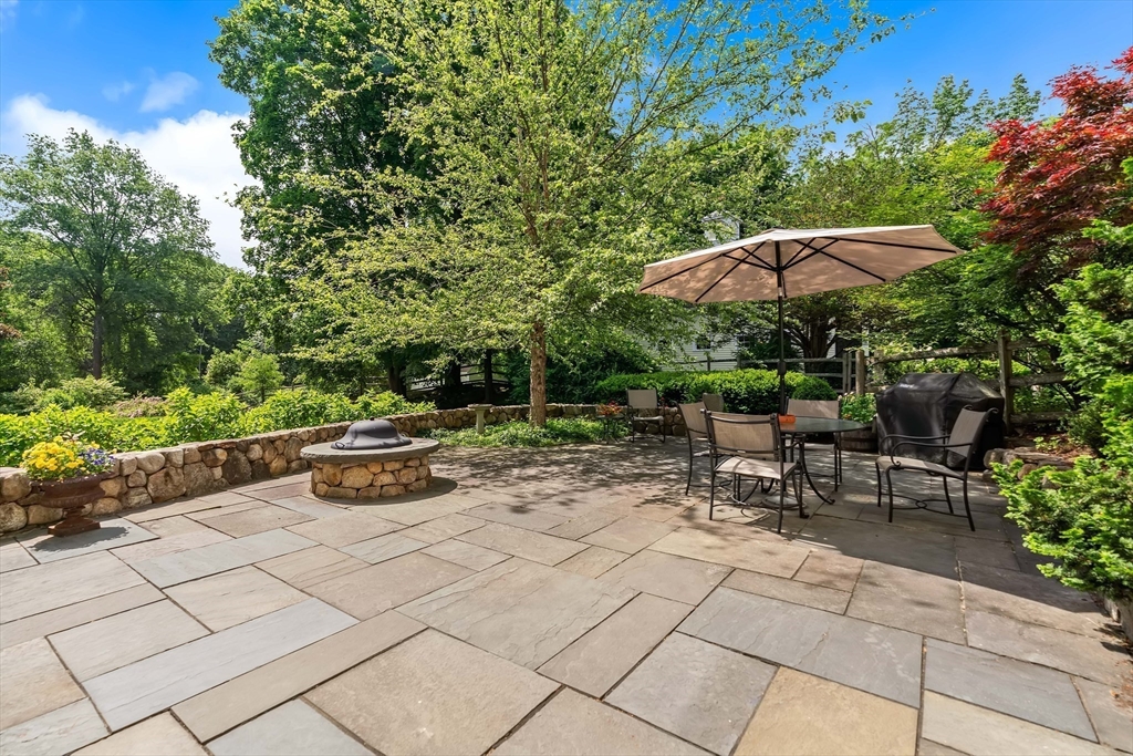 11 Concord Road Wayland, MA 01778 - Photo 26 of 35