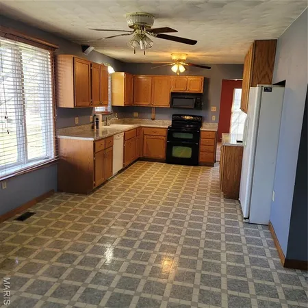 $320,000 | 3980 Wilkinson Road, De Soto, MO 63020