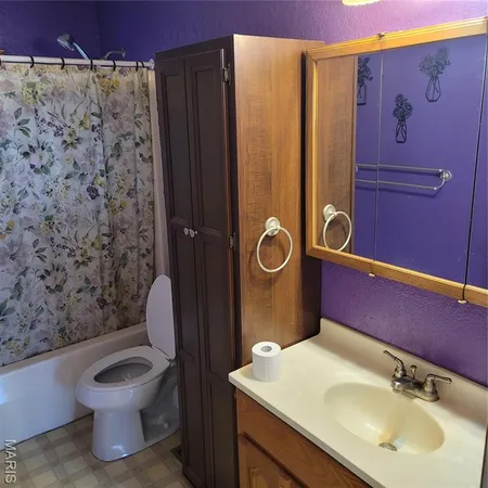 $320,000 | 3980 Wilkinson Road, De Soto, MO 63020