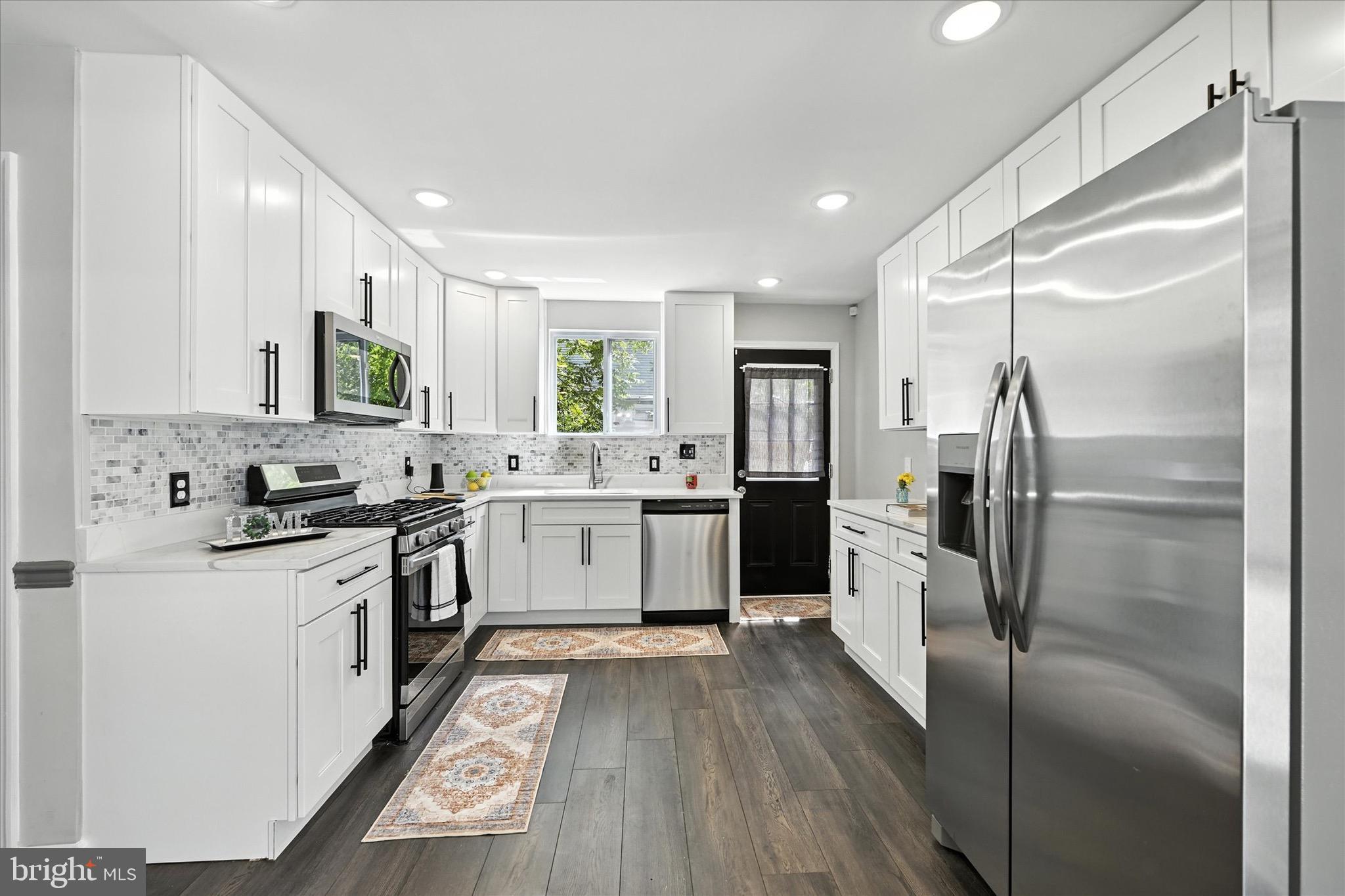 3408 Sollers Point Road Dundalk, MD 21222 - Photo 11 of 30