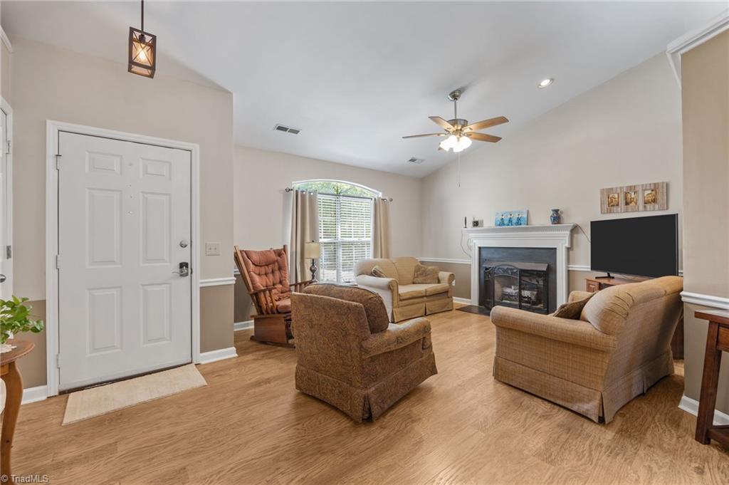 3922 Landover Drive High Point, NC 27265 - Photo 8 of 34