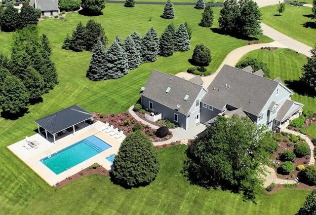 $1,880,000 | 5021 Sherwood Court, Burlington, WI 53105