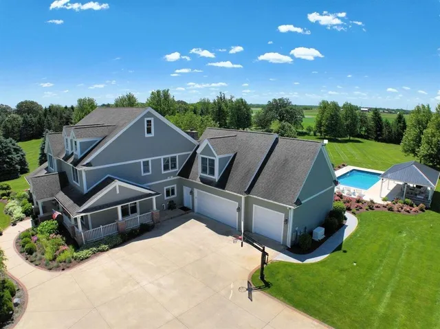 $1,880,000 | 5021 Sherwood Court, Burlington, WI 53105