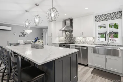 $949,999 | 272 Hamilton Avenue, Massapequa, NY 11758