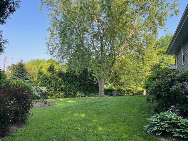2210 Country Court Freeport, IL 61032 - Photo 34 of 41 a view of a trees with a yard