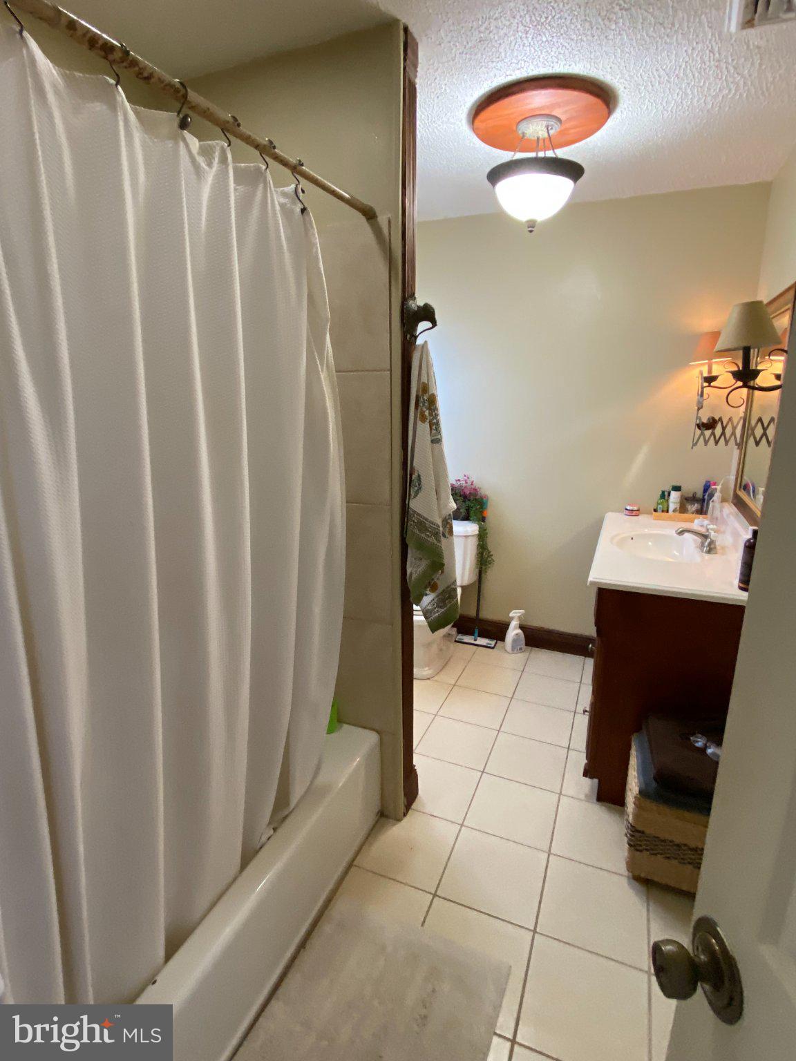 1328 Mettler Road Huntingdon Valley, PA 19006 - Photo 23 of 51