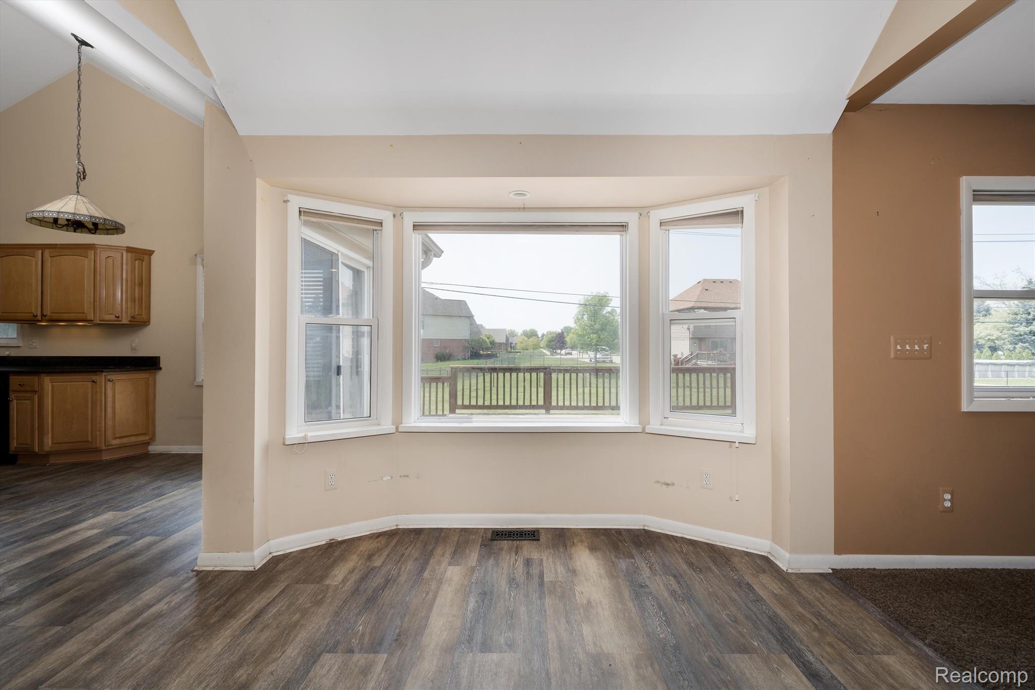 52903 Chesterfield Road New Baltimore, MI 48051 - Photo 20 of 54 Dining Area