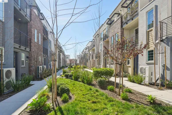 $749,000 | 2870 Derbyline Lane, Alameda, CA 94501