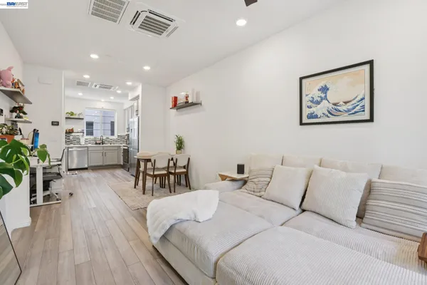 $749,000 | 2870 Derbyline Lane, Alameda, CA 94501