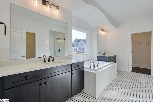 $1,199,999 | 763 Enoree River Place, Greer, SC 29651